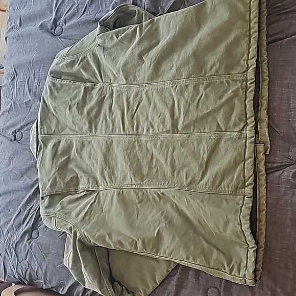 Women's Carhartt Jacket - Picture 8 of 9